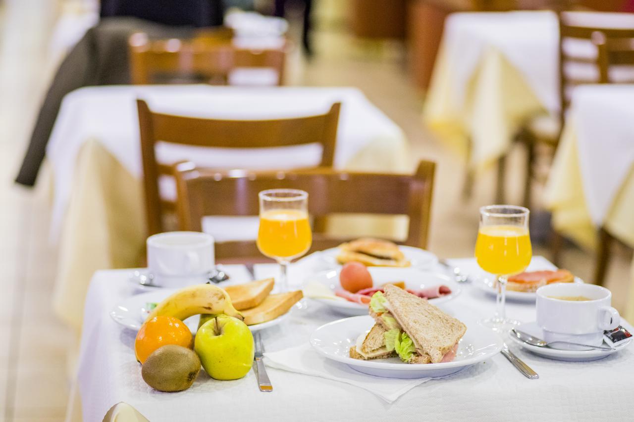 Apartamentos Turisticos Biarritz - Bloque I Гандия Екстериор снимка